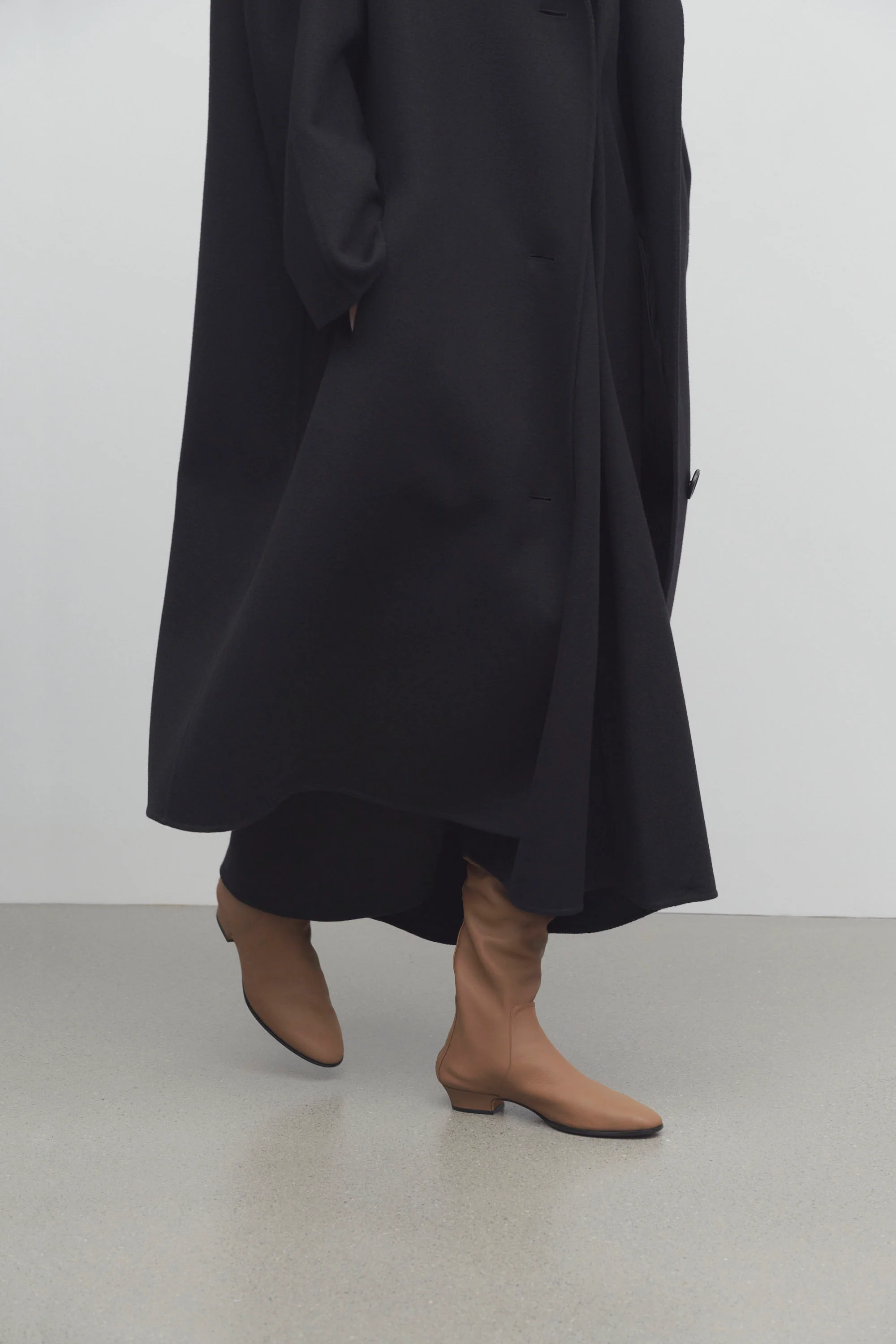 Awar Knee Boot - Image 4