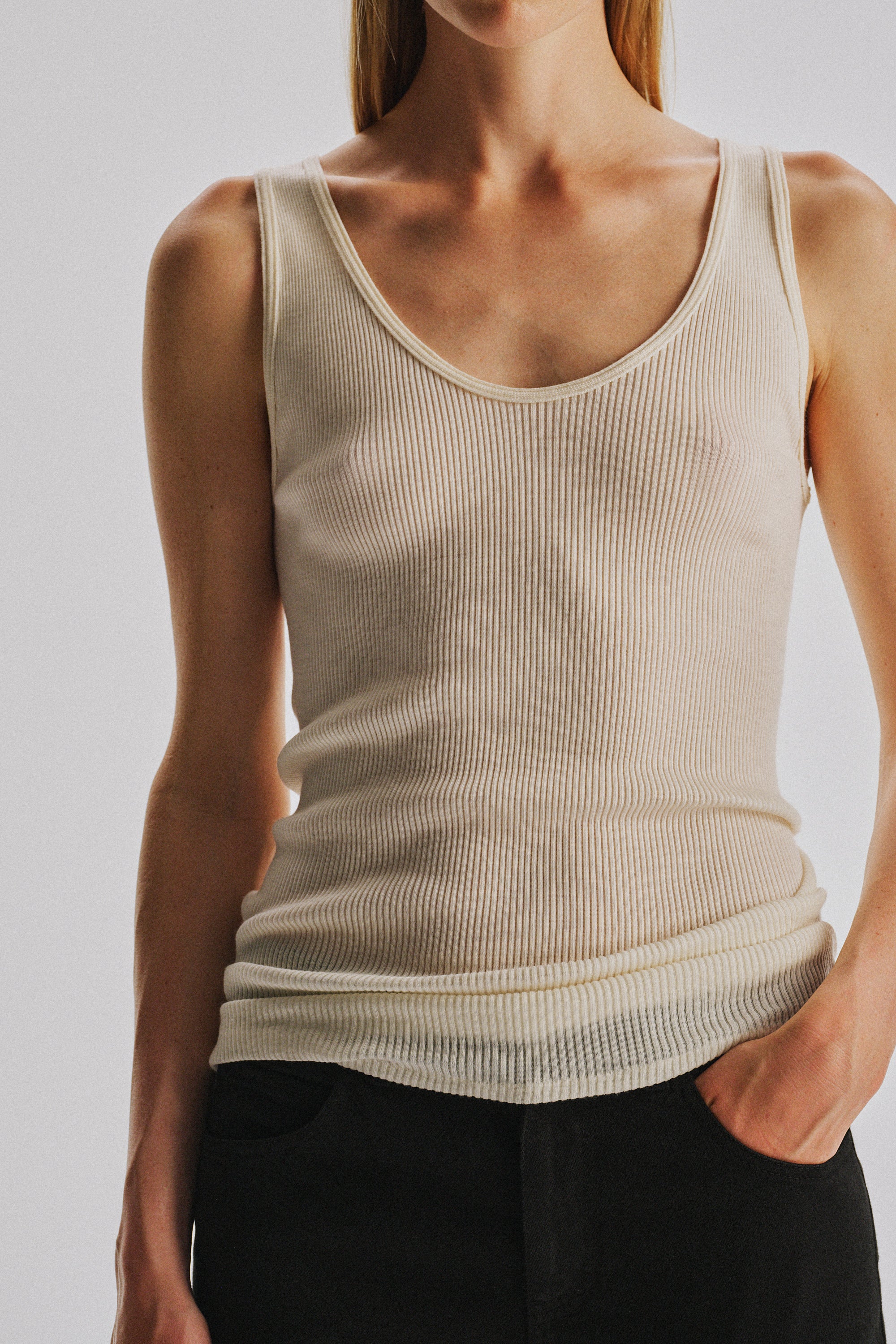 Danel Tank Top - Image 3