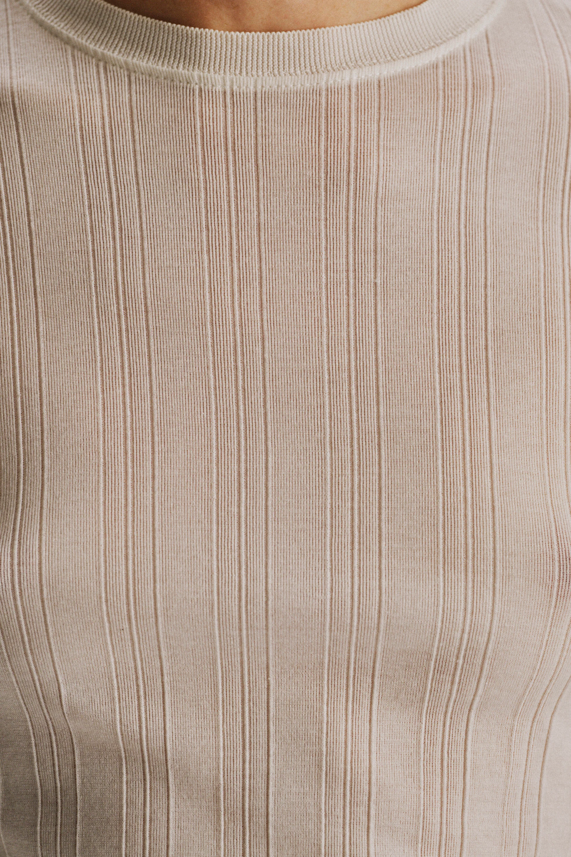 Dantea T-Shirt - Image 7