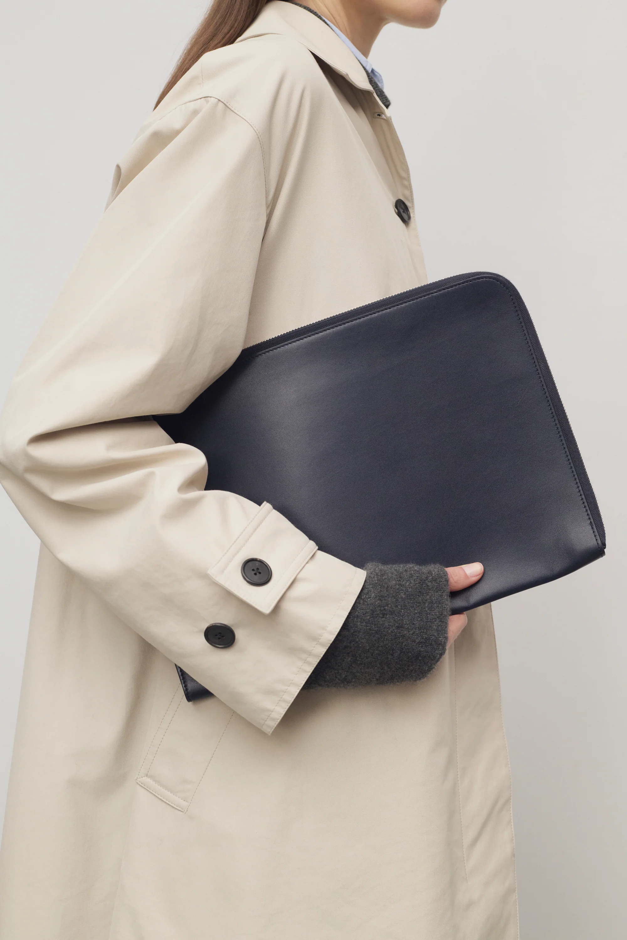 Large Portfolio Wristlet - Image 4