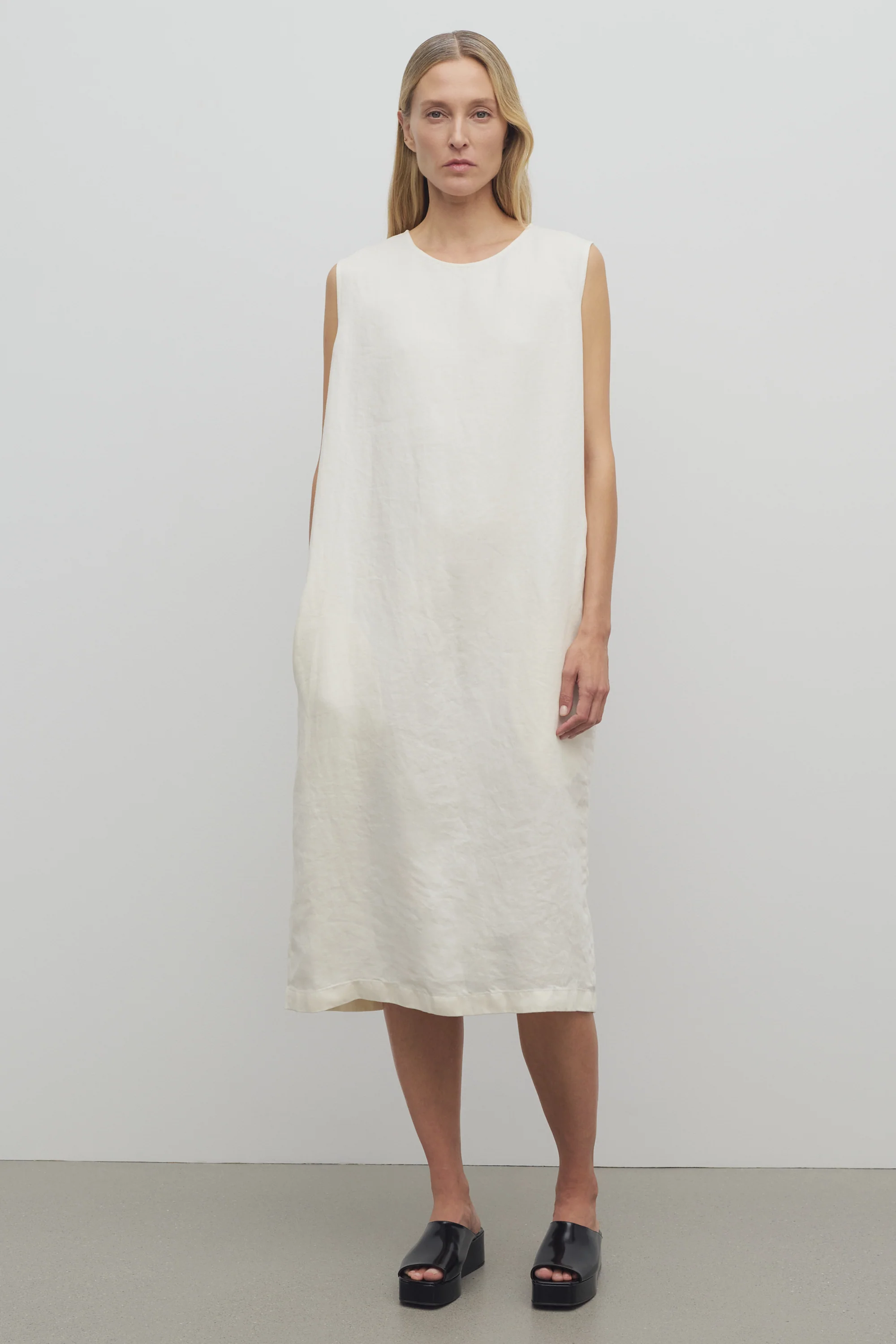 Mirnal Dress - Image 3