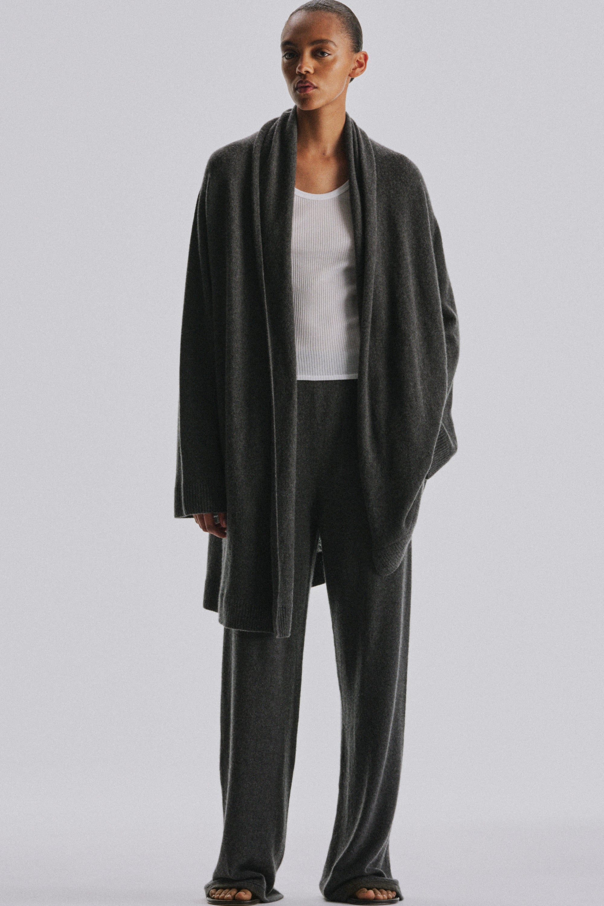 Ovaan Cardigan - Image 3