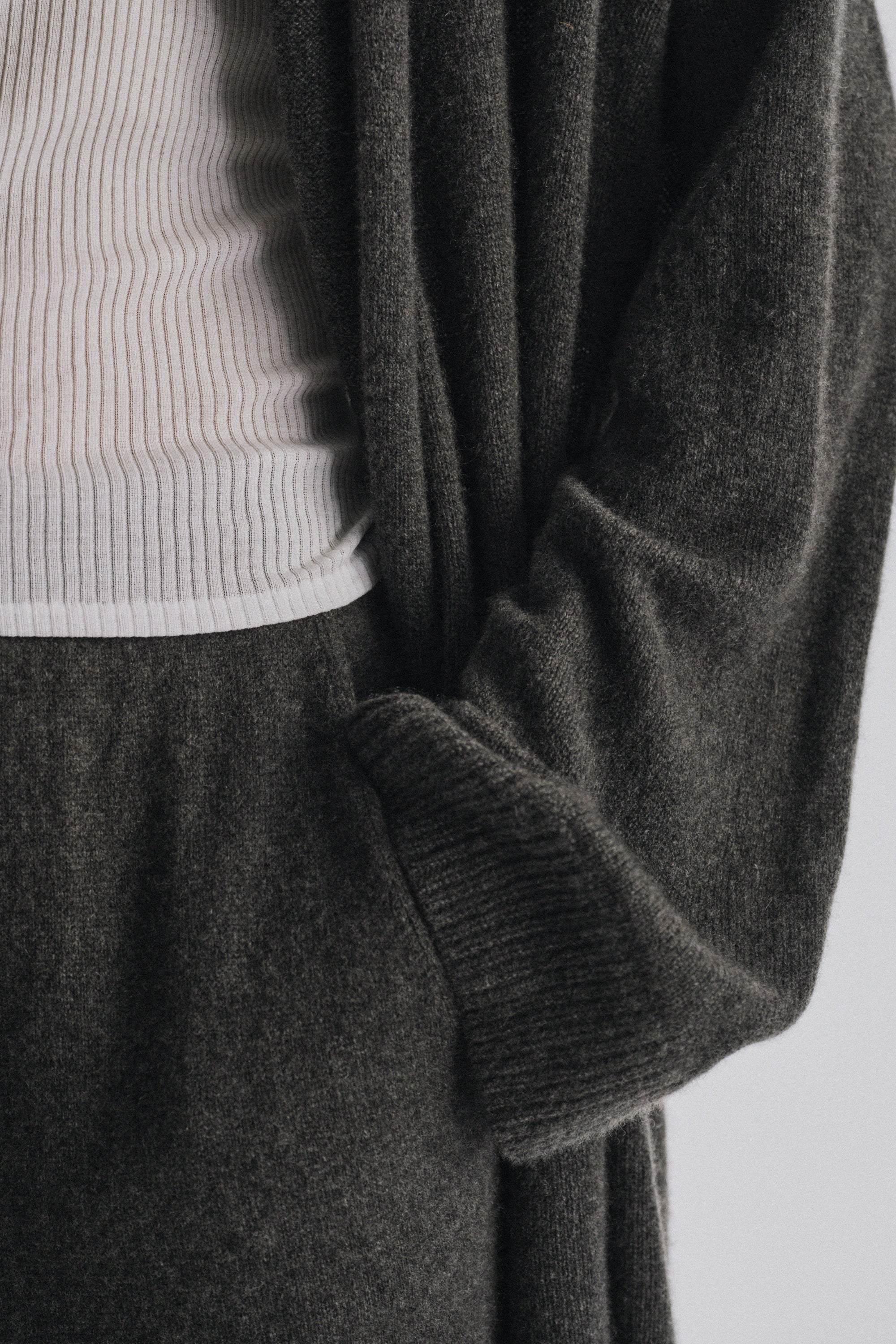 Ovaan Cardigan - Image 7