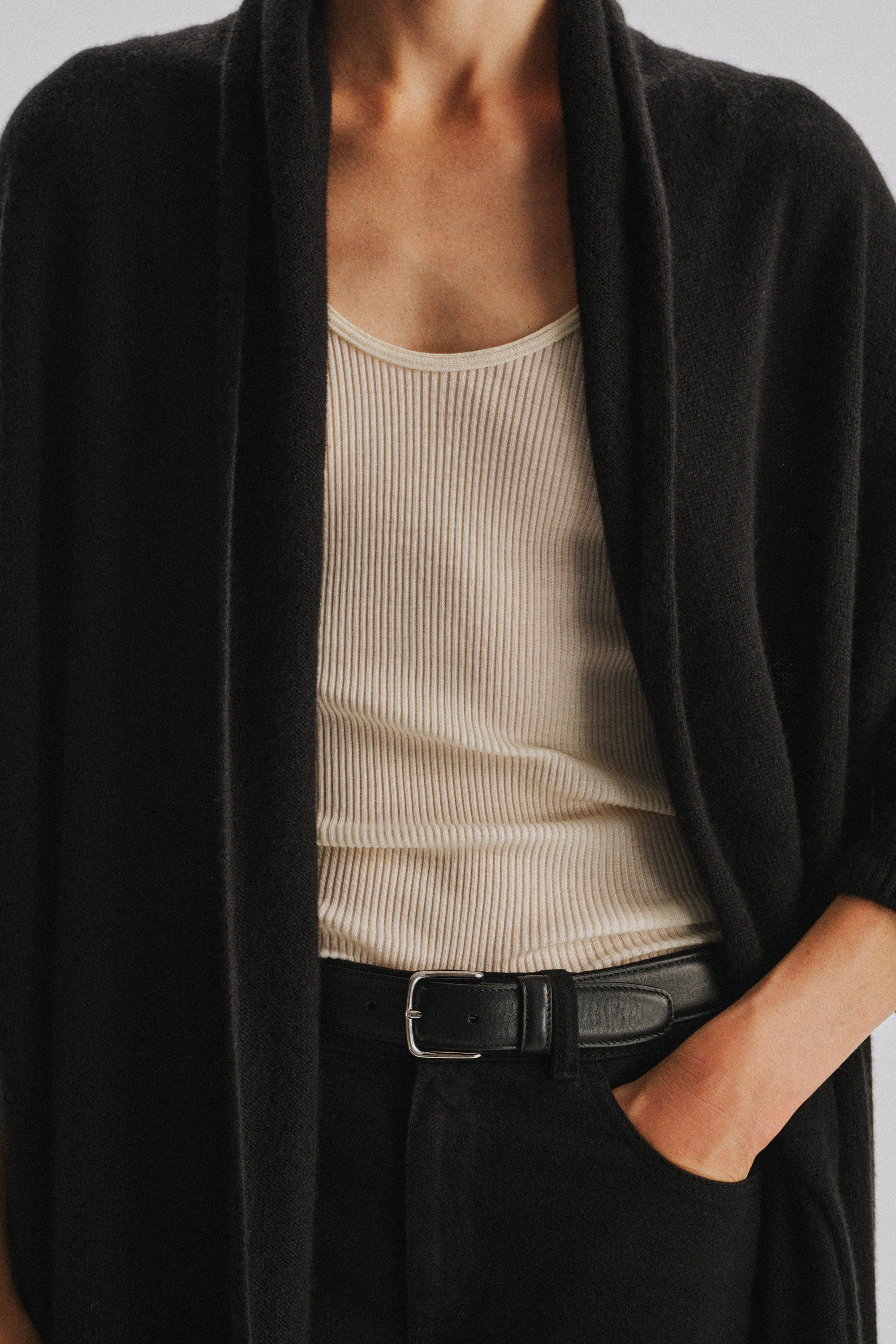 Ovaan Cardigan - Image 6