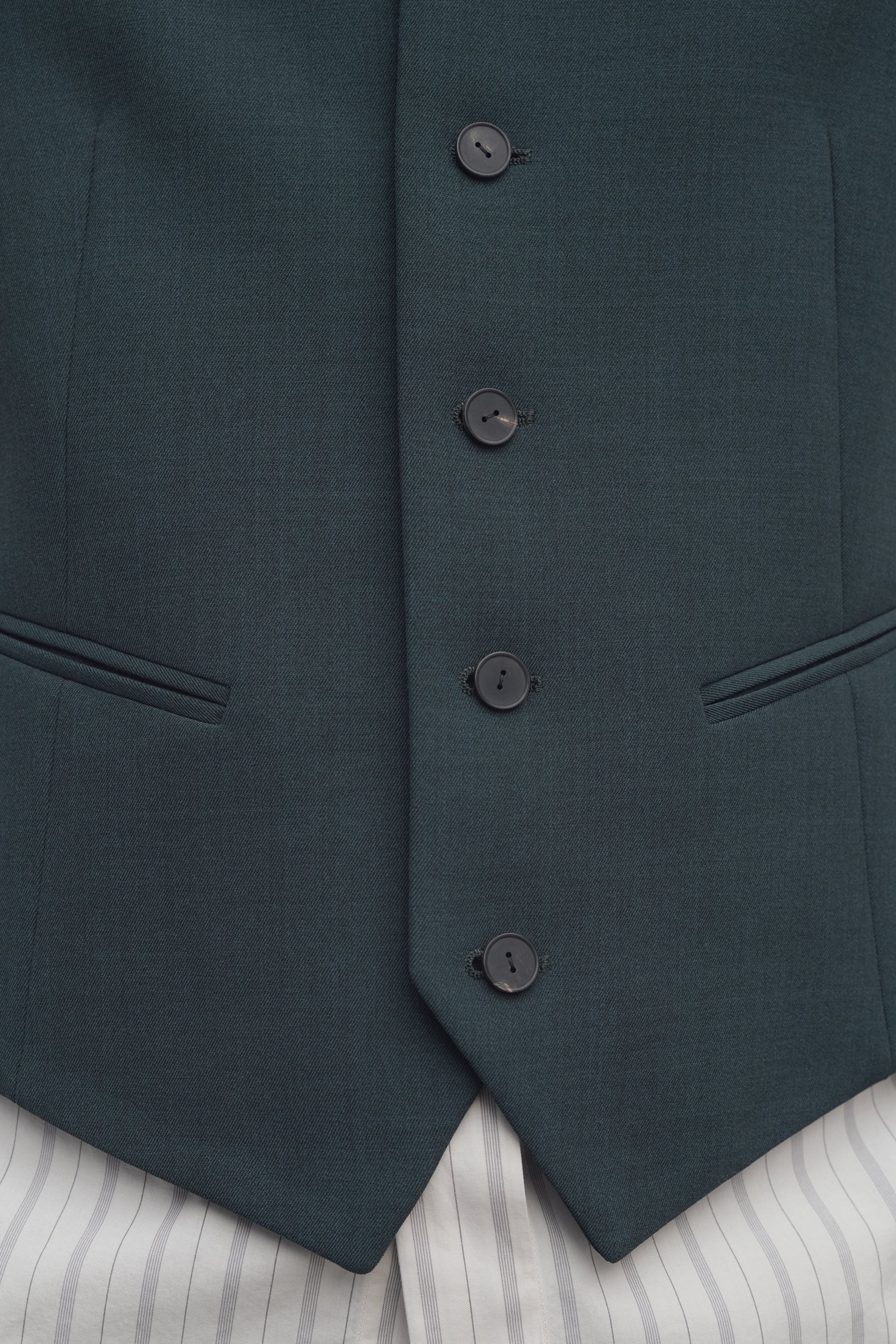 Yuri Vest - Image 6